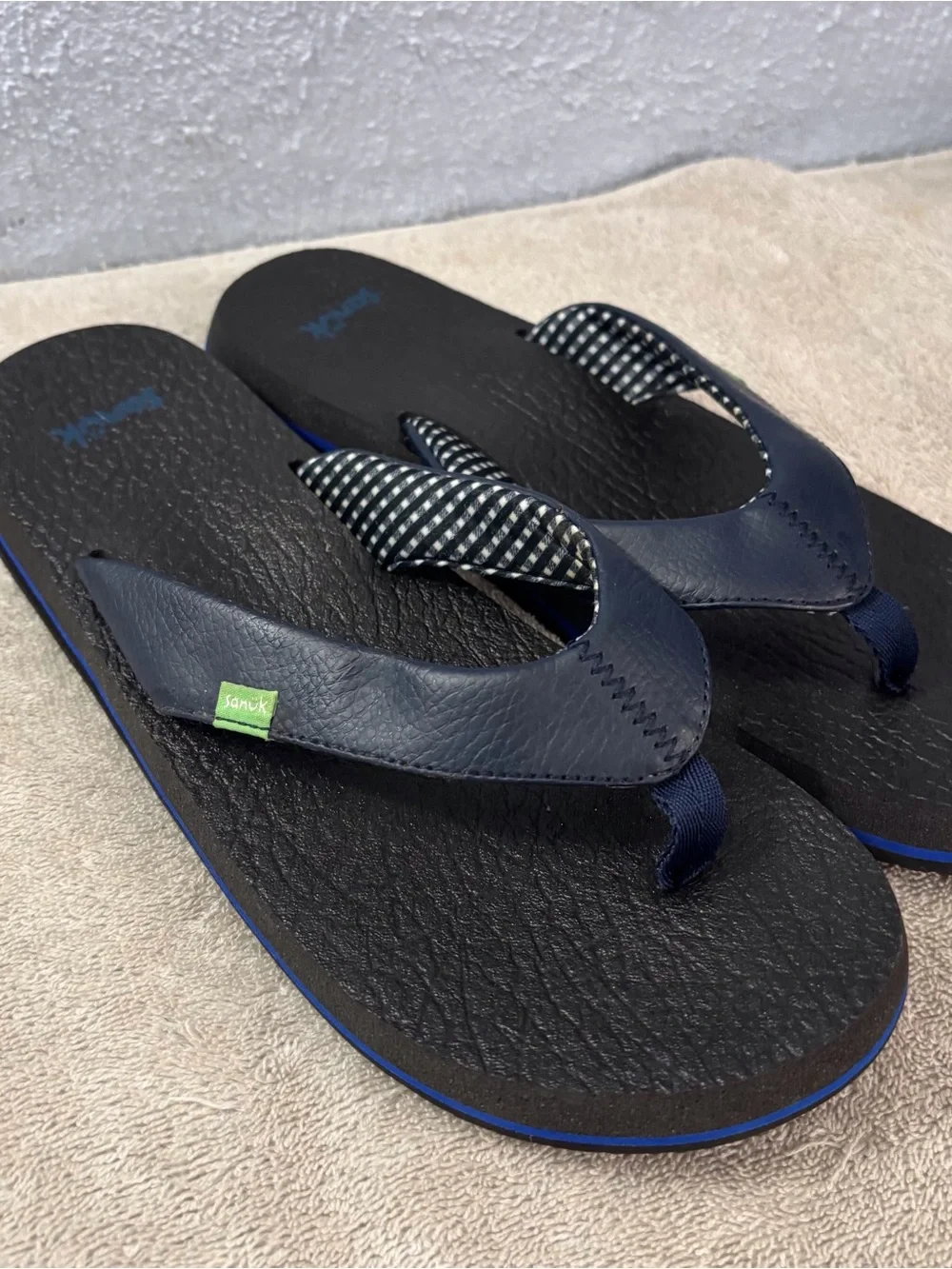 Sanuk Navy and Black Gingham Strap Flip Flops SZ 9 Yoga Mat 11 Memory Foam
